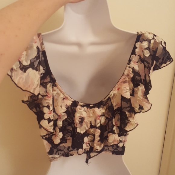 Floral lace print crop top with ruffle sleeve - Picture 4 of 5